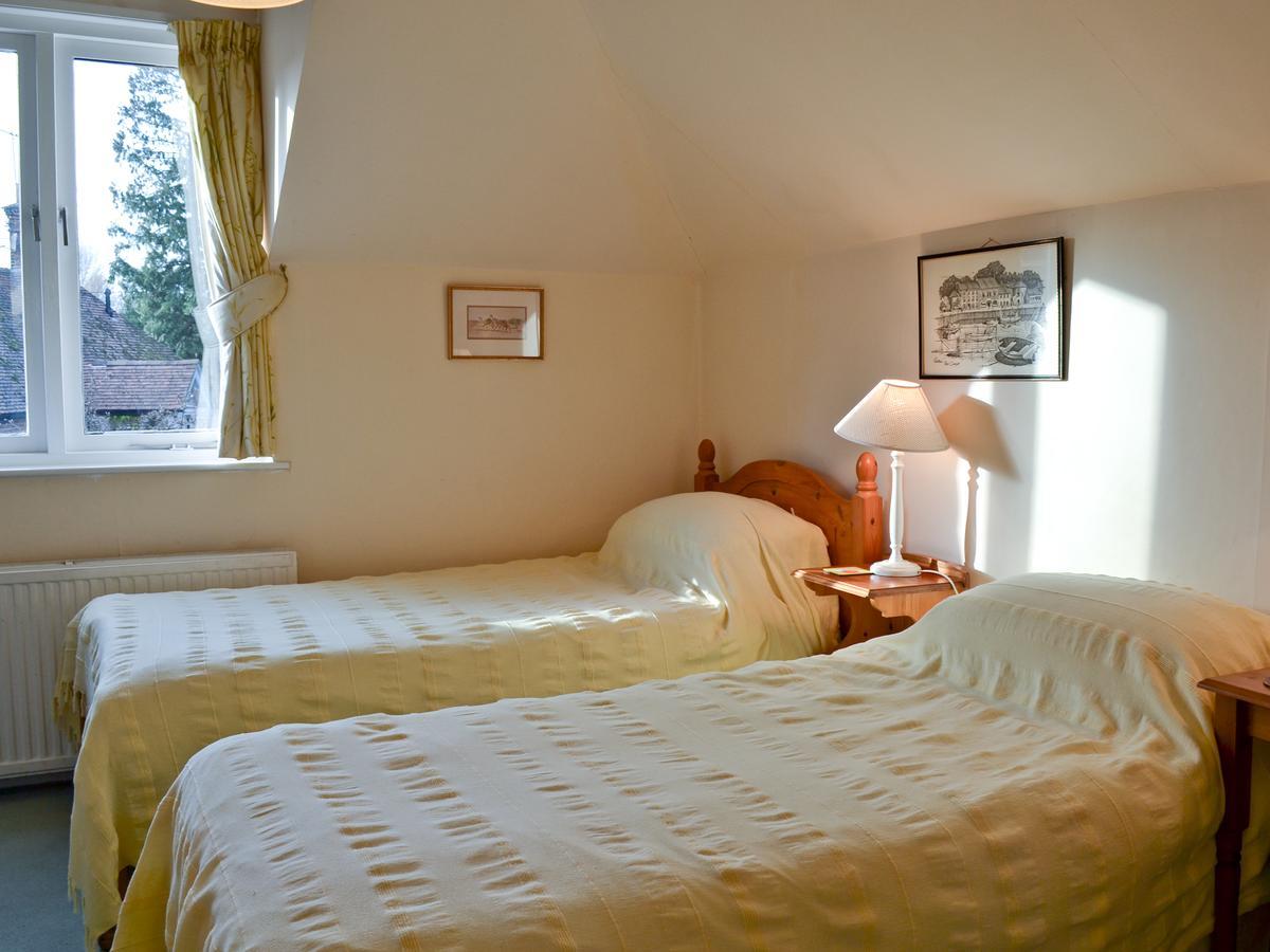 Swallow Barn Villa Chobham  Buitenkant foto